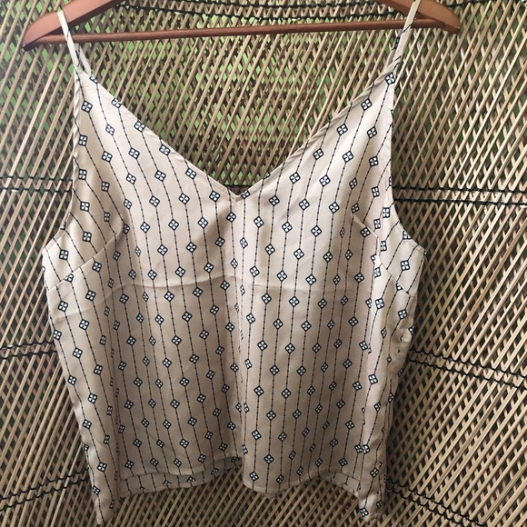🌿2/20 Patterned Tank - Picture 1 of 3